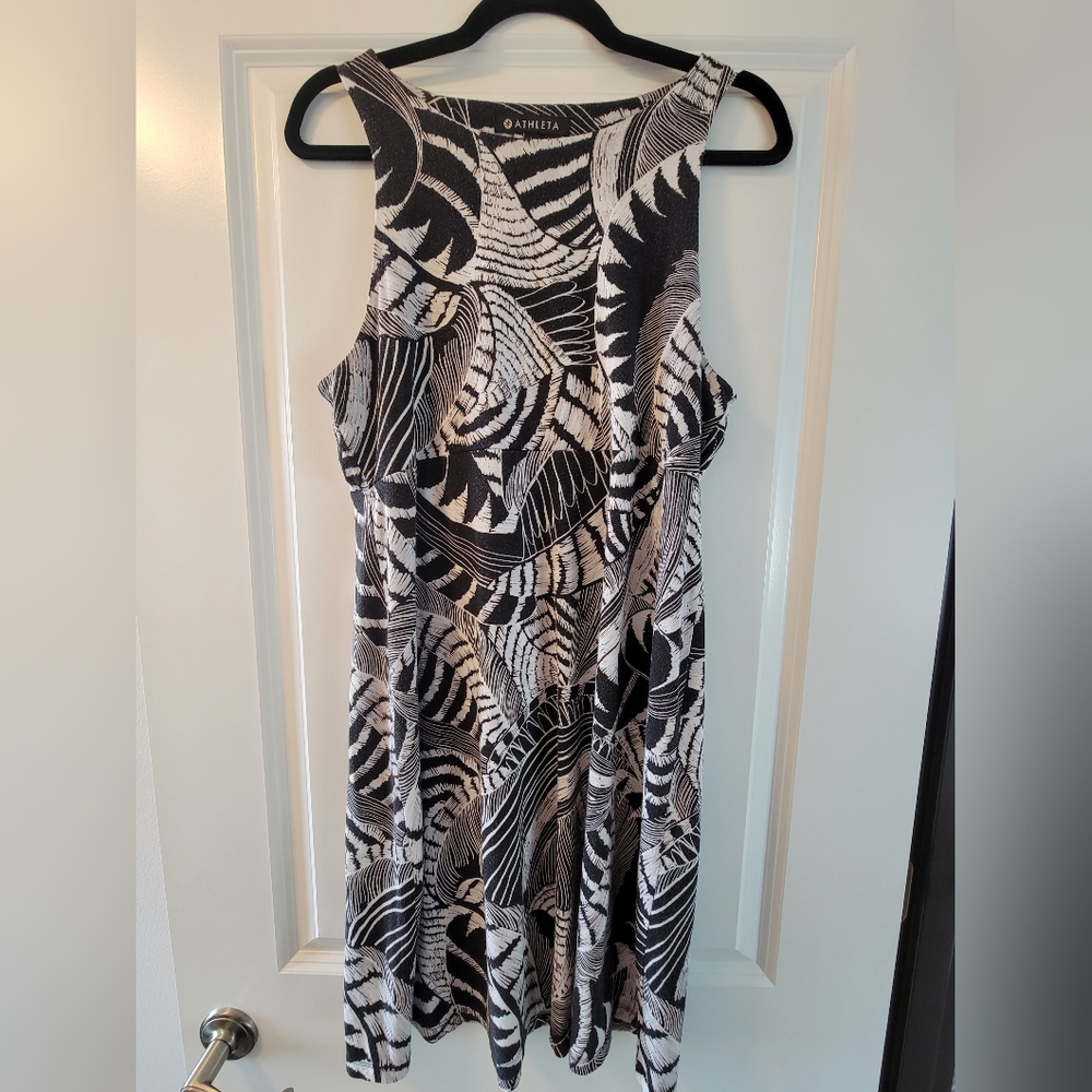 Black / White Printed Athleta Dress - Size L